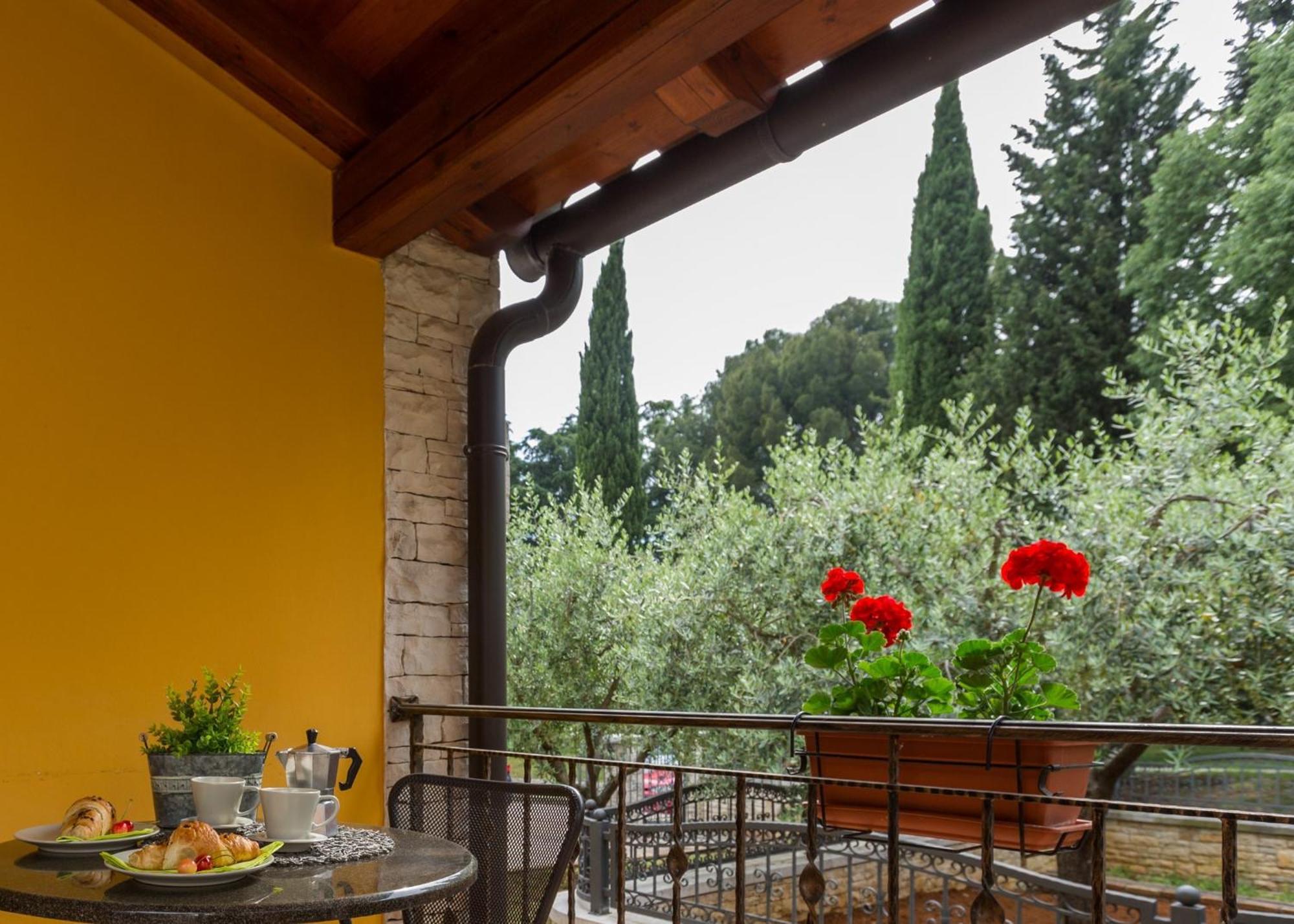 Studio Apartments Pinia-Marina Porec Exterior photo